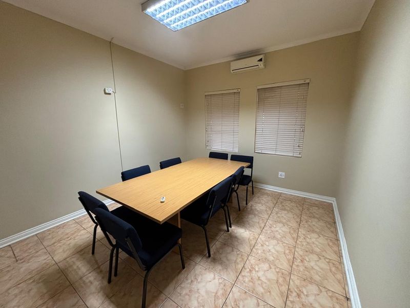 345sqm office for sale at R3,500 000-00 plus Vat. - Photo 9