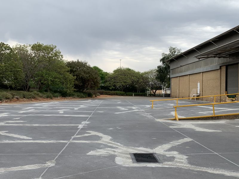 Warehouse to let in Longmeadow - Photo 4