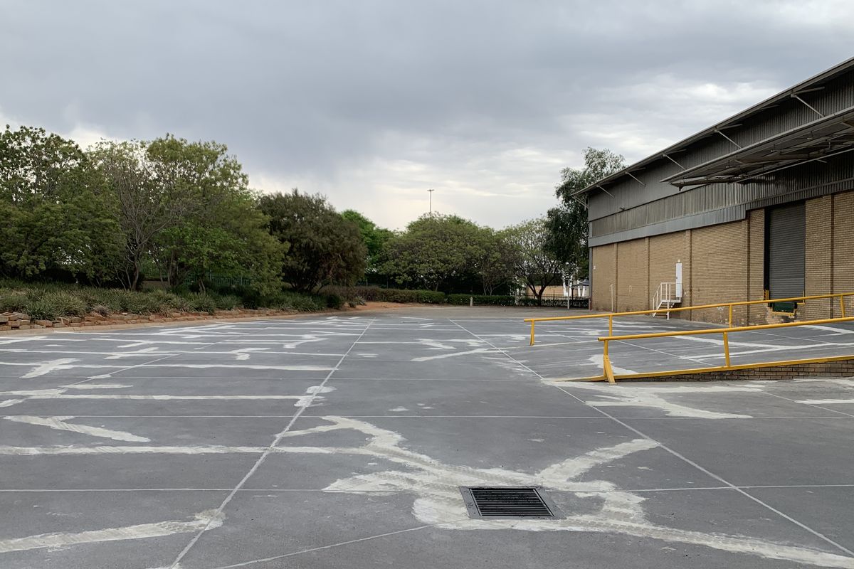 Warehouse to let in Longmeadow - Photo 4