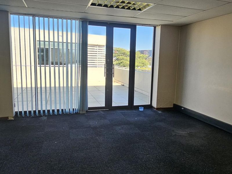 Your Next Business Move Starts Here – 182m2 Office TO LET - Photo 10