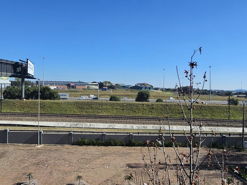 Your Next Business Move Starts Here – 182m2 Office TO LET - Photo 8