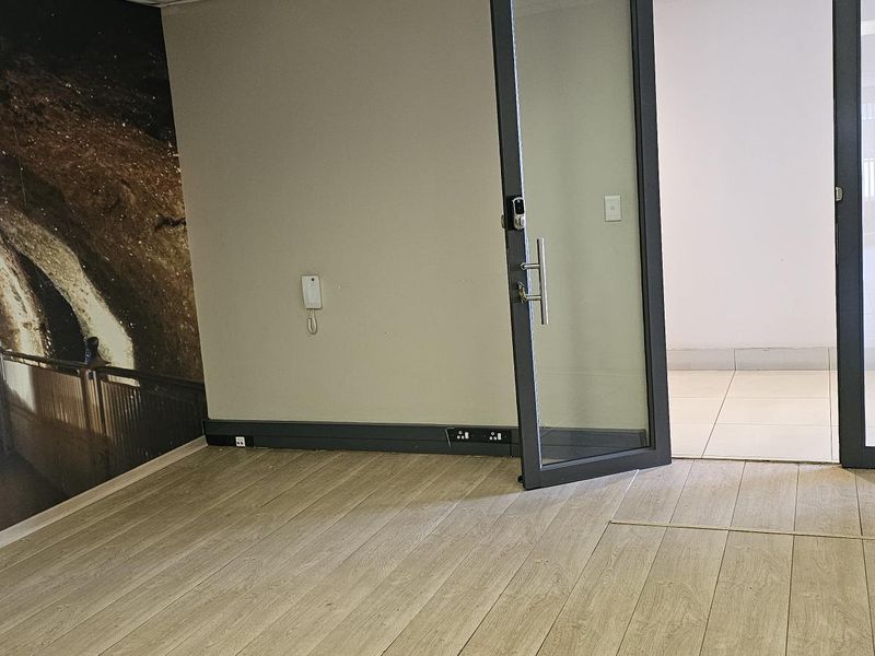 Your Next Business Move Starts Here – 182m2 Office TO LET - Photo 5