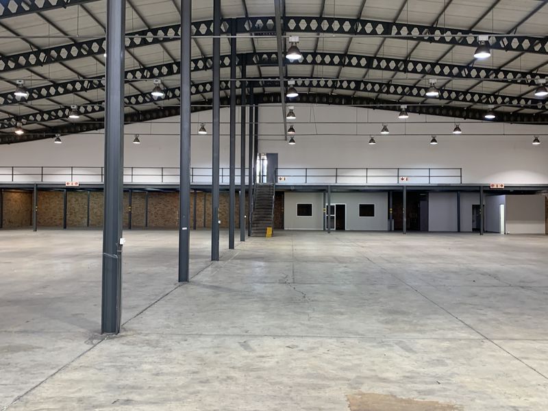 Warehouse to let in Meadowdale - Photo 2