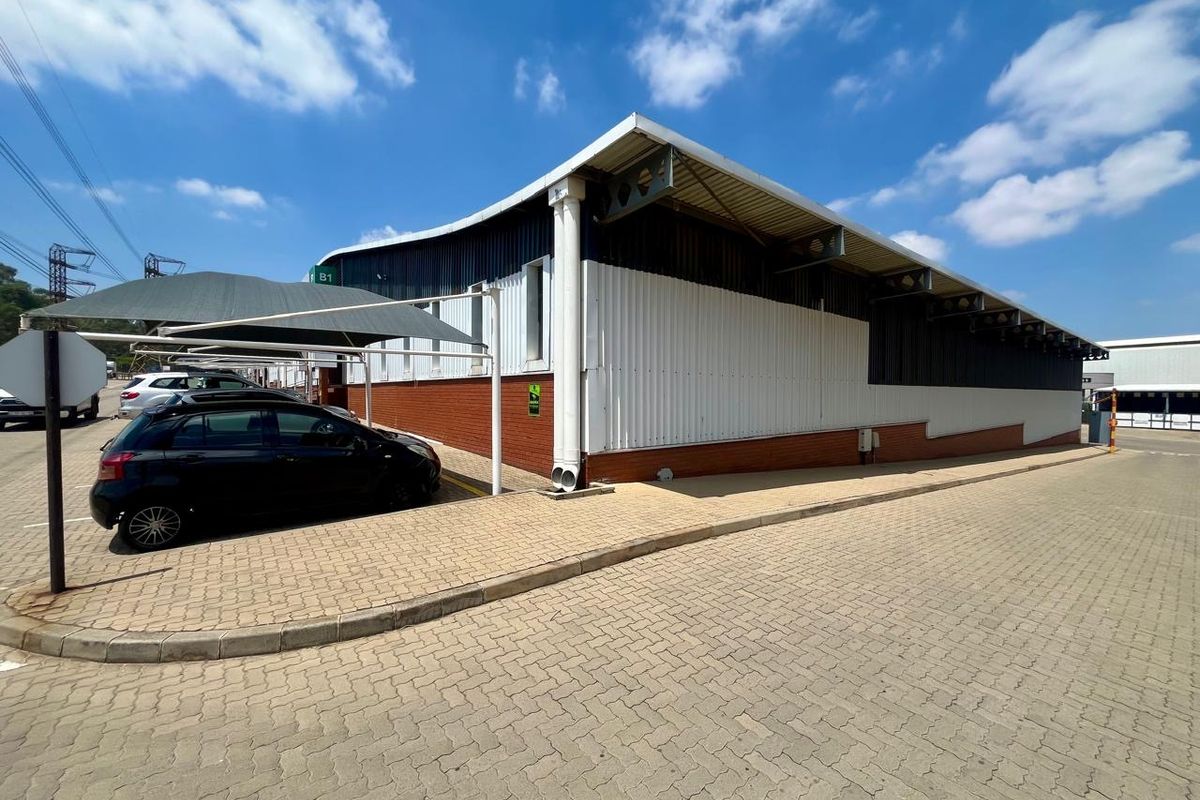 Warehouse to let in Meadowdale - Photo 3