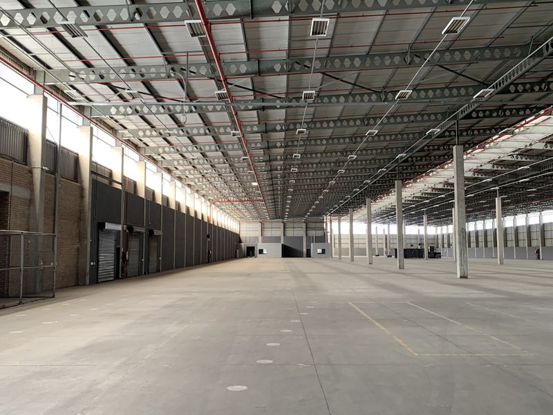 Warehouse to let in Pomona - Photo 8