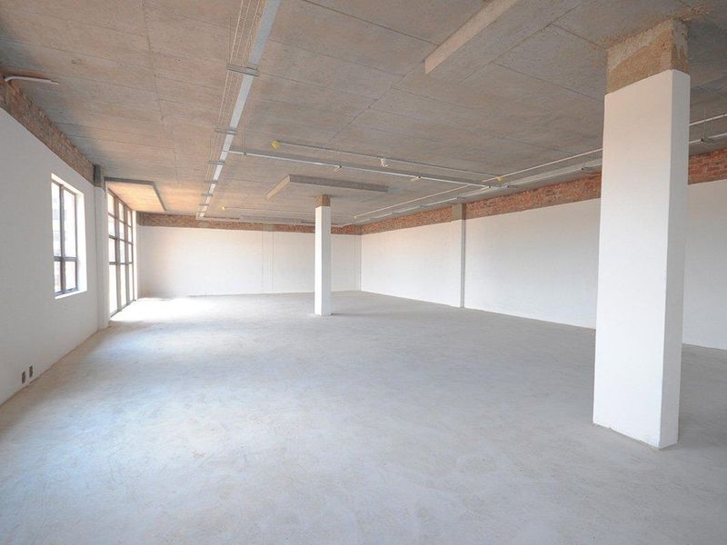 Prime Warehouse for Lease -  Excellent Business Opportunity! - Photo 3