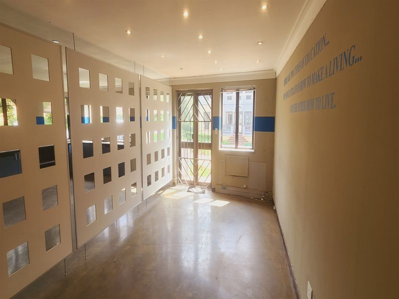 Offices to let in Sandown, Sandtown - Photo 10