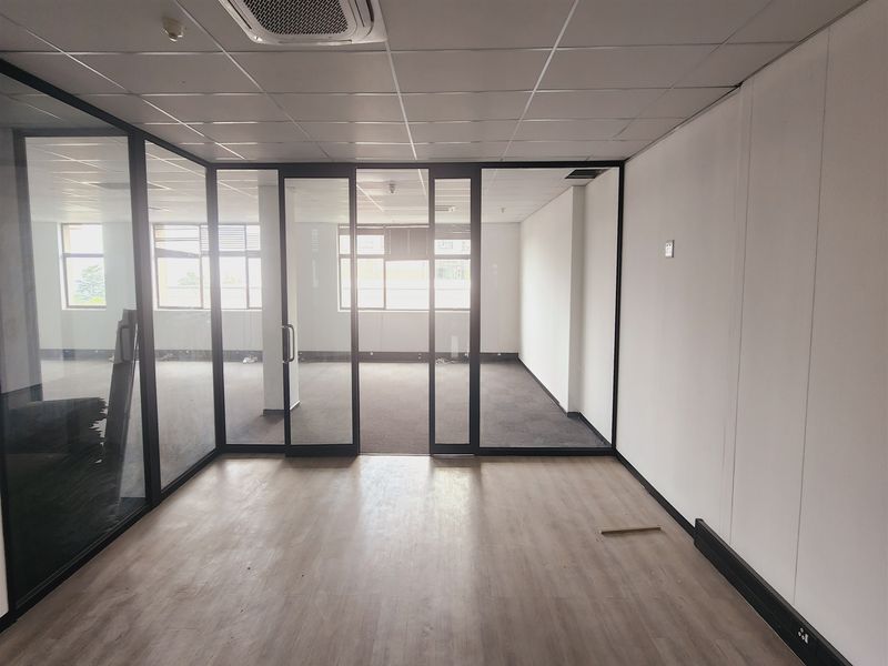 Offices to let Sandhurst - Photo 4