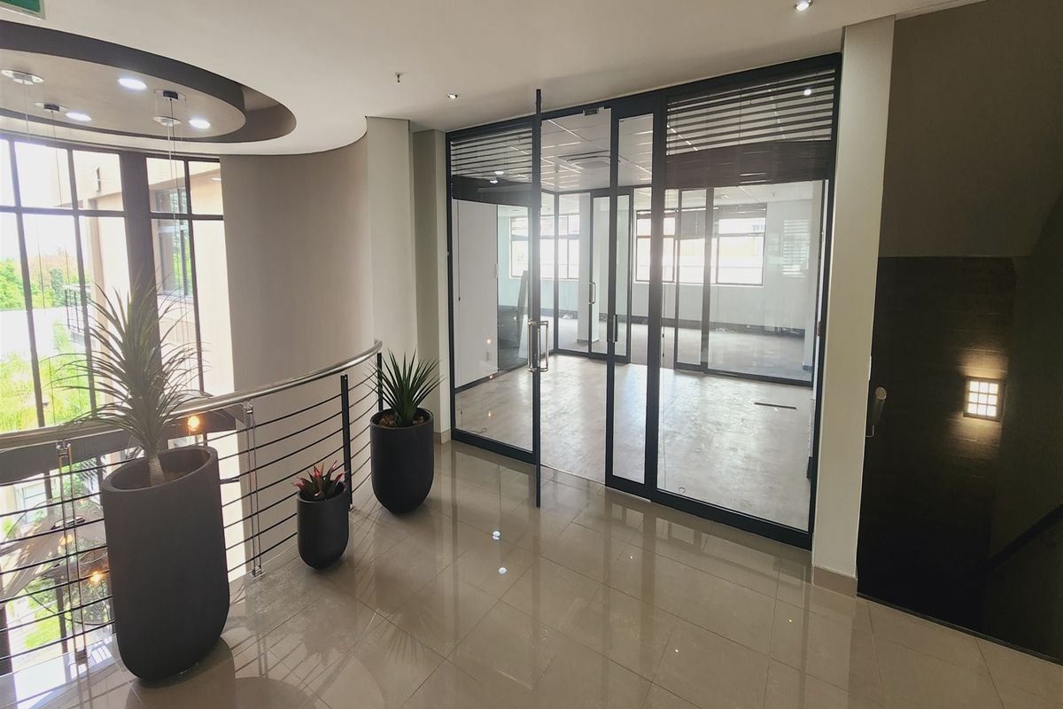 Offices to let Sandhurst - Photo 3