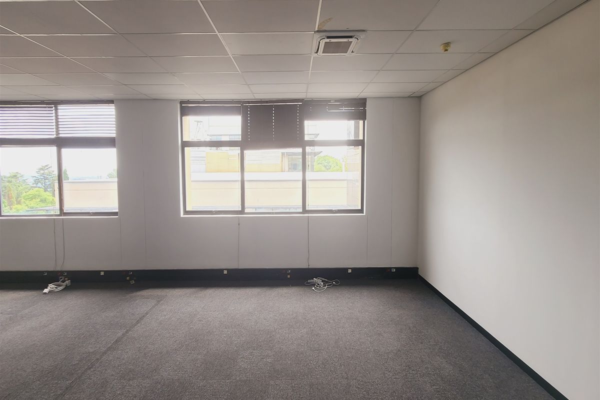 Offices to let Sandhurst - Photo 5