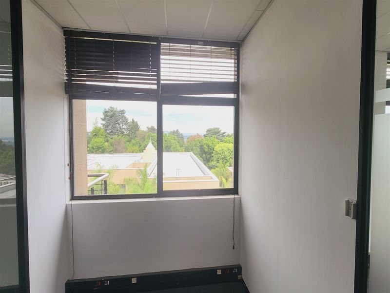 Offices to let Sandhurst - Photo 9