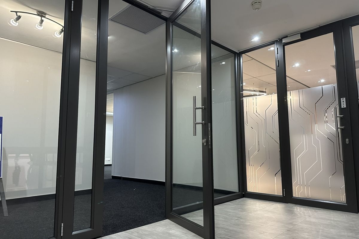 Rent direct from the landlord for added benefits! 144m2 ground floor office to let @ Southdowns - Photo 5