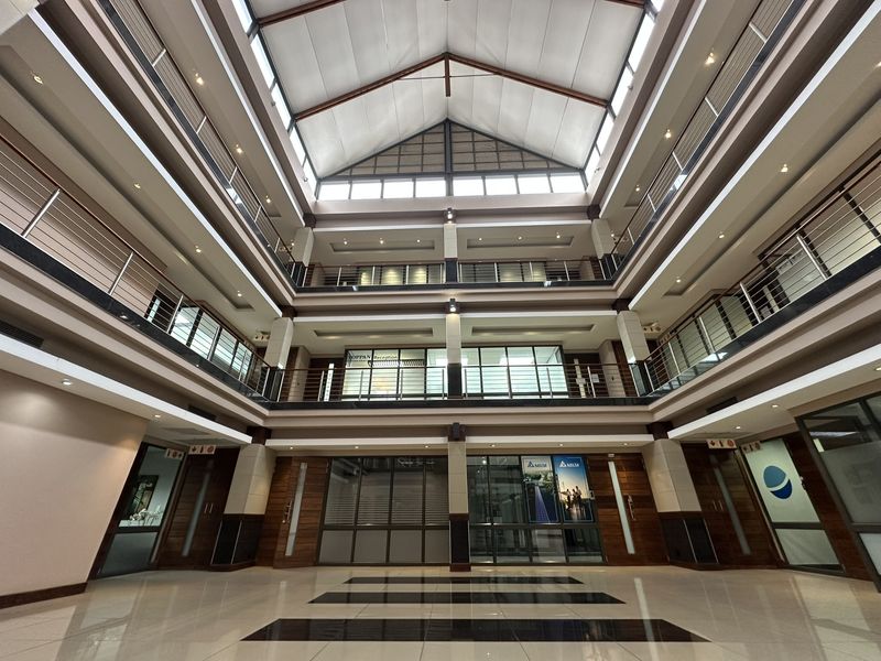 Rent direct from the landlord for added benefits! 144m2 ground floor office to let @ Southdowns - Photo 2