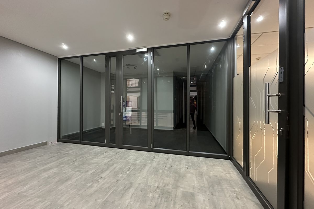 Rent direct from the landlord for added benefits! 144m2 ground floor office to let @ Southdowns - Photo 3