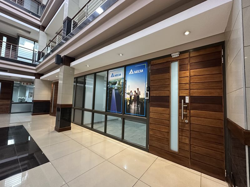 Rent direct from the landlord for added benefits! 144m2 ground floor office to let @ Southdowns - Photo 4