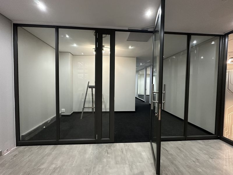 Rent direct from the landlord for added benefits! 144m2 ground floor office to let @ Southdowns - Photo 6