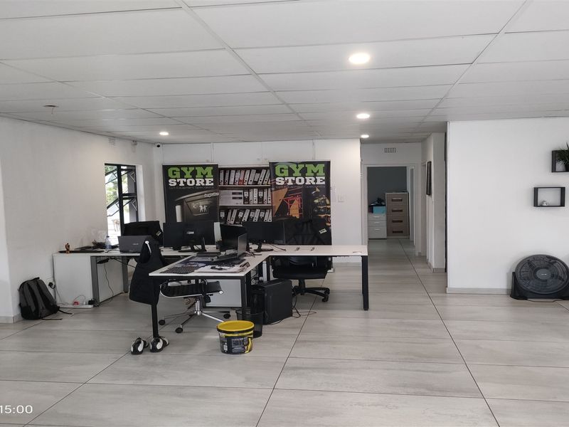 340m2  Warehouse  - FOR SALE - Photo 7