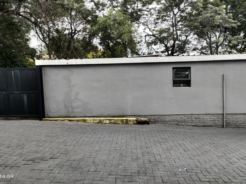 340m2  Warehouse  - FOR SALE - Photo 3