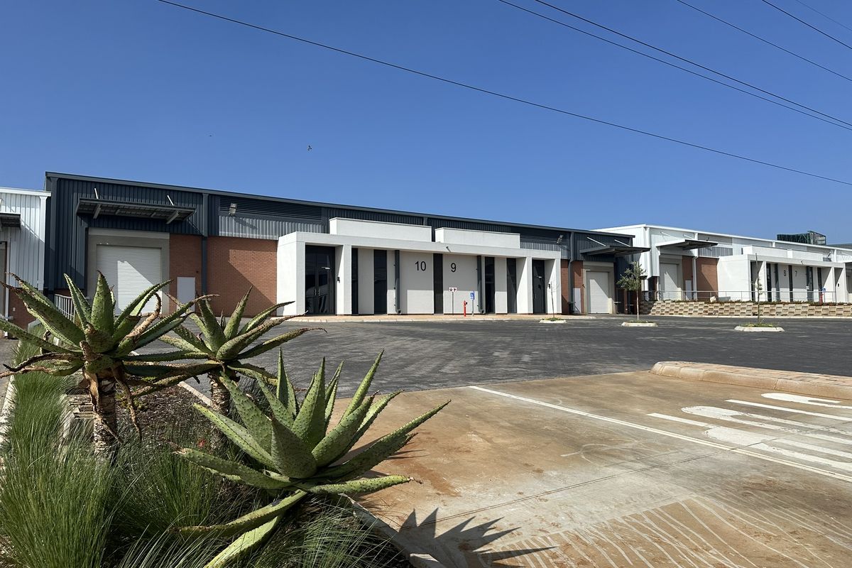 ON PROMOTION! Rent Factories Direct from Landlord for Extra Benefits! 410-2485m2 Warehouses to Let - Photo 2