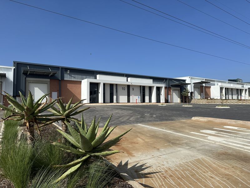 ON PROMOTION! Rent Factories Direct from Landlord for Extra Benefits! 410-2485m2 Warehouses to Let - Photo 2