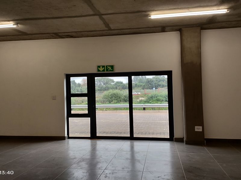 495m2  Warehouse  - TO LEASE - Photo 6