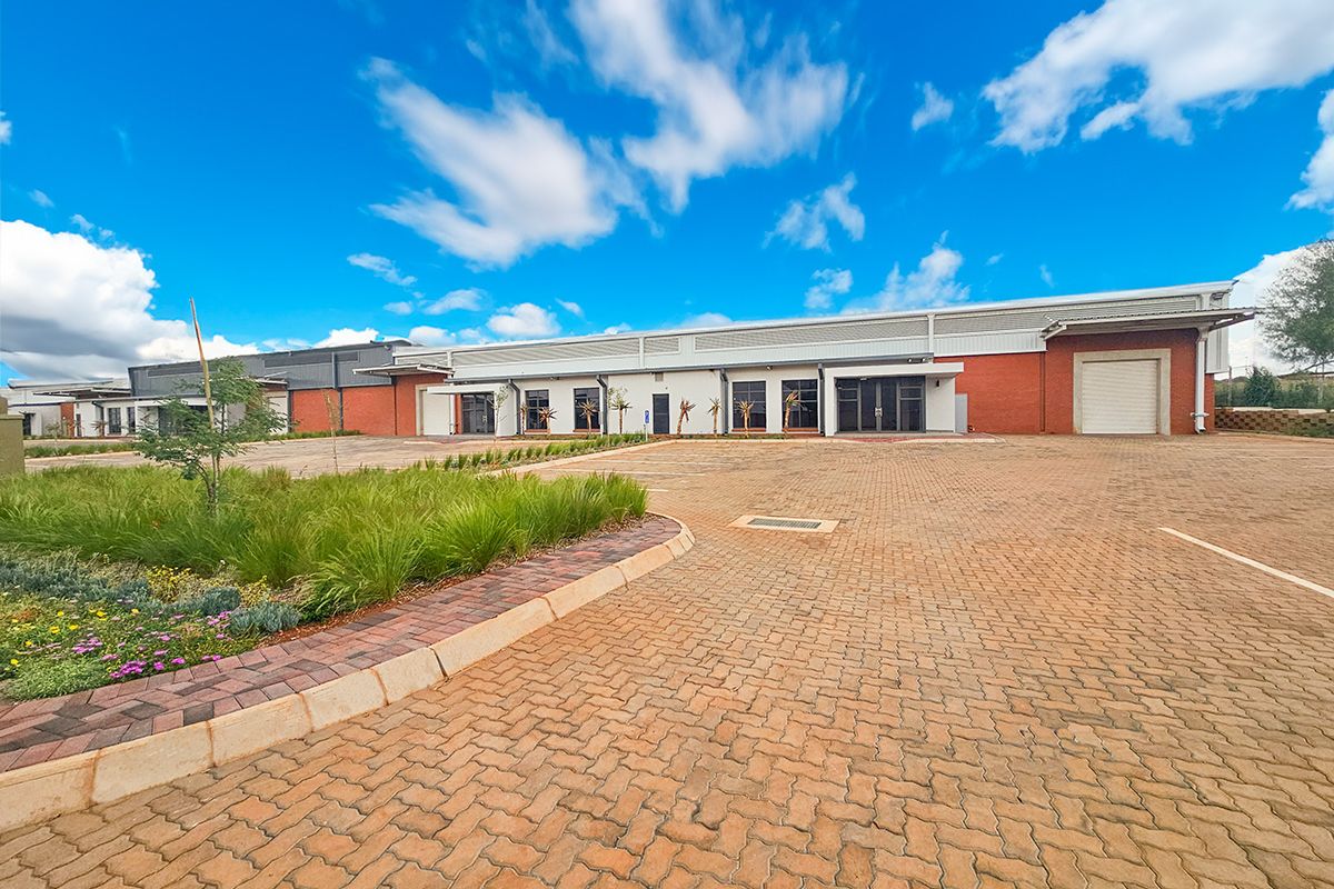 50% OFF NETT RENT (UNTIL END OF MAY 2025) 1325m2 - 9035m2 Warehouses to Let - DIRECT from OWNERS - Photo 2