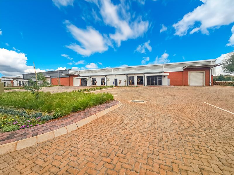 50% OFF NETT RENT (UNTIL END OF MAY 2025) 1325m2 - 9035m2 Warehouses to Let - DIRECT from OWNERS - Photo 2