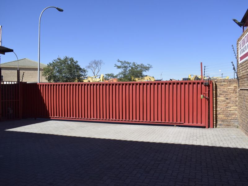 Excellent investment - warehouse & offices for sale in Elsburg. - Photo 8