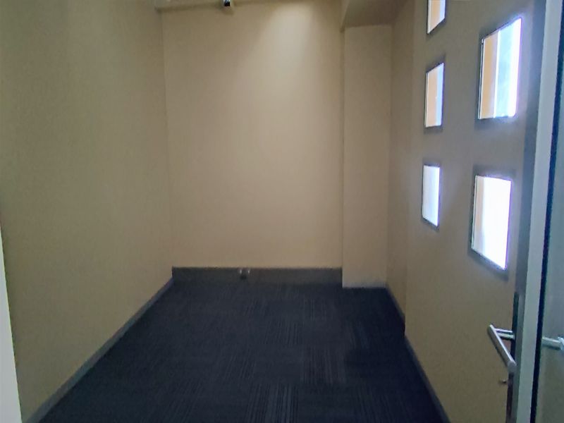 Offices to let in Rosebank - Photo 8