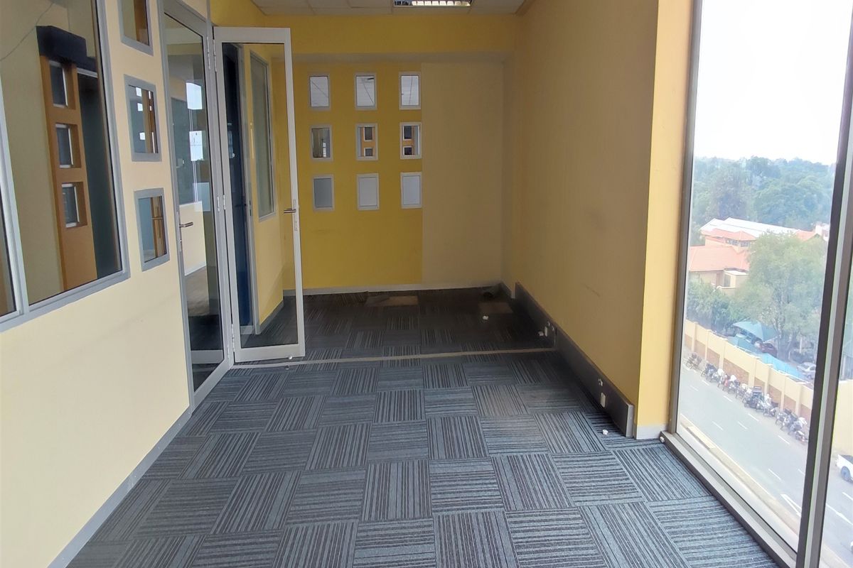 Offices to let in Rosebank - Photo 4