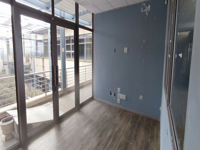 Offices to let in Rosebank - Photo 2