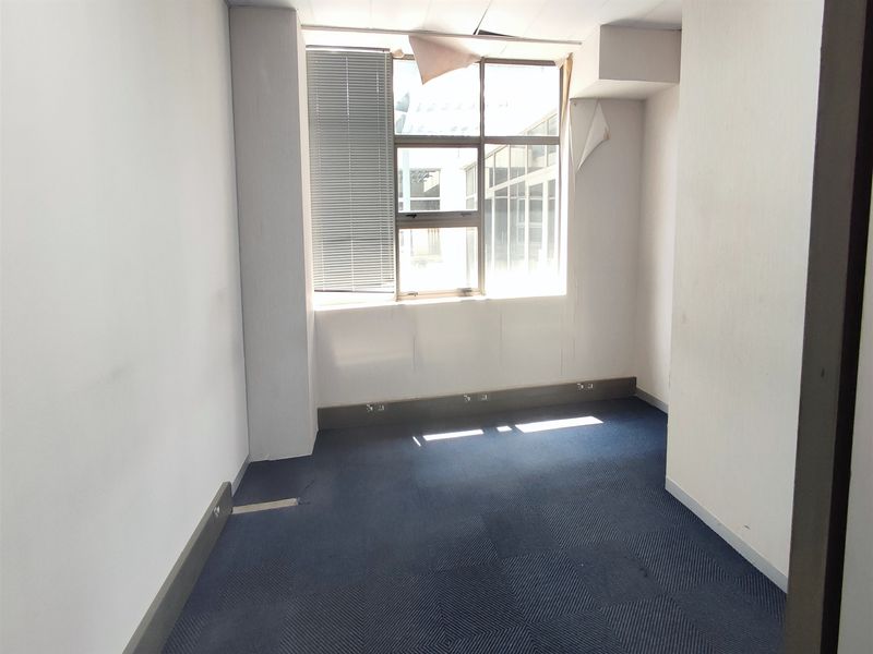 Offices to let in Rosebank - Photo 2