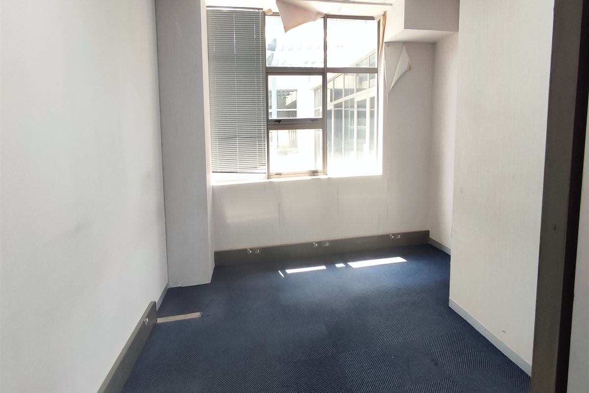 Offices to let in Rosebank - Photo 2