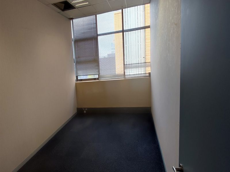 Offices to let in Rosebank - Photo 10