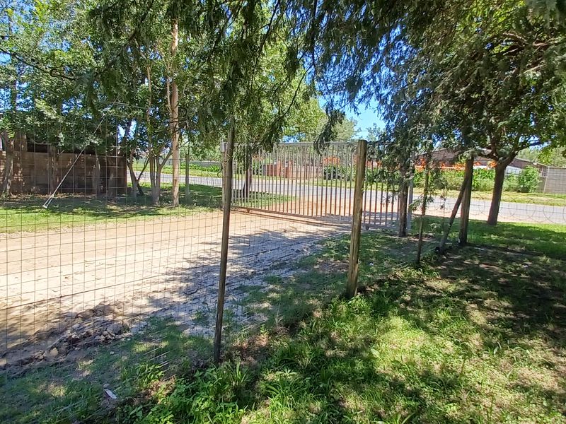 Industrial/Commercial Property with running business for sale in Newcastle Industrial Area. - Photo 8