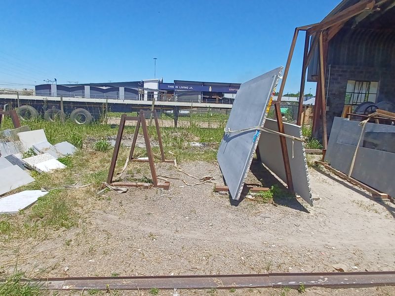 Industrial/Commercial Property with running business for sale in Newcastle Industrial Area. - Photo 10