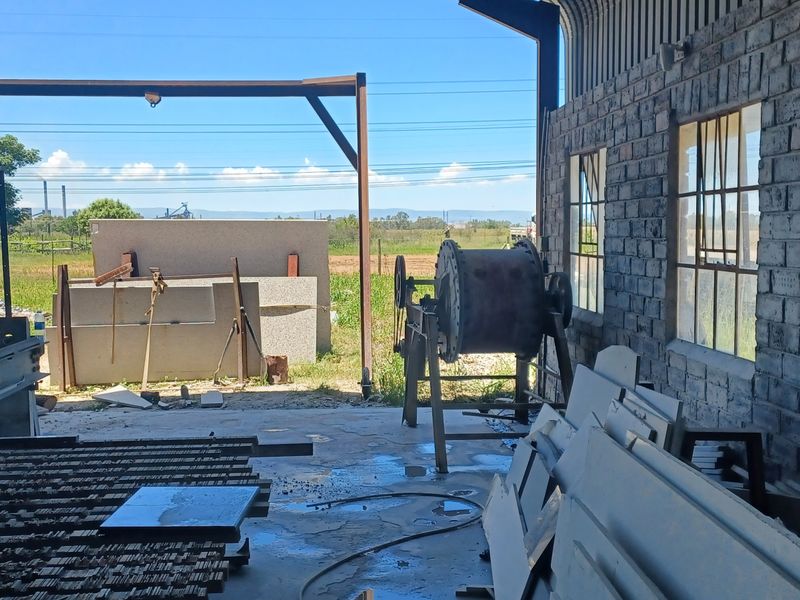 Industrial/Commercial Property with running business for sale in Newcastle Industrial Area. - Photo 9