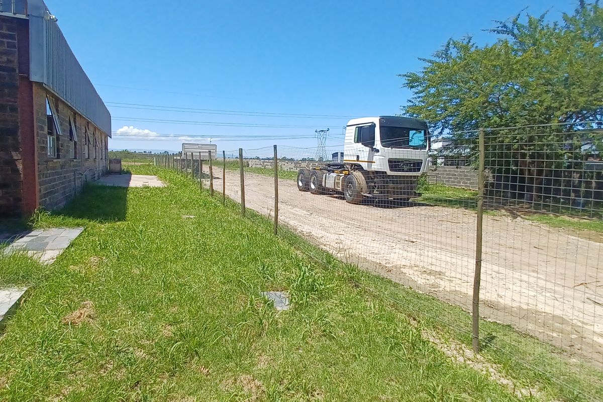 Industrial/Commercial Property with running business for sale in Newcastle Industrial Area. - Photo 5