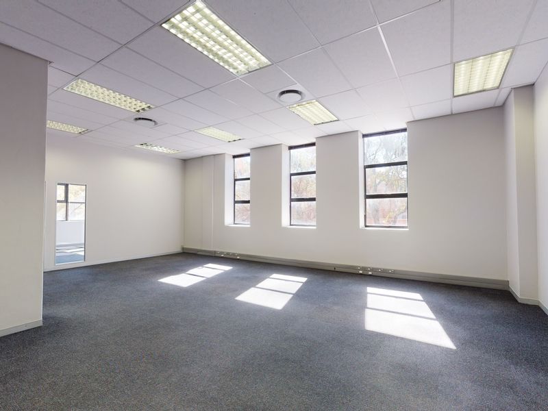 Versatile office space to rent in Centurion - Photo 5