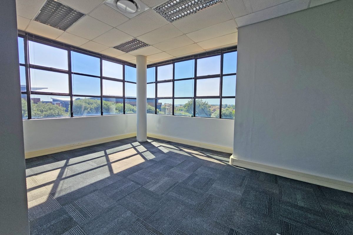 Versatile office space to rent in Centurion - Photo 3