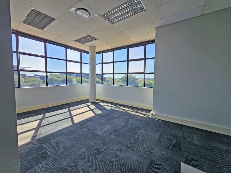 Versatile office space to rent in Centurion - Photo 3