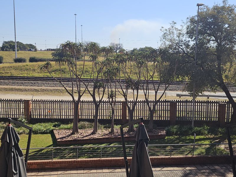 Versatile office space to rent in Centurion - Photo 7