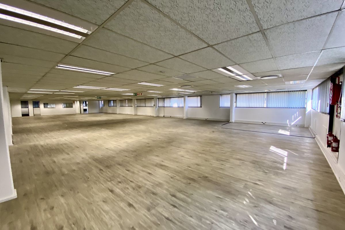 Fully fitted offices to let in Halfway House - Photo 4