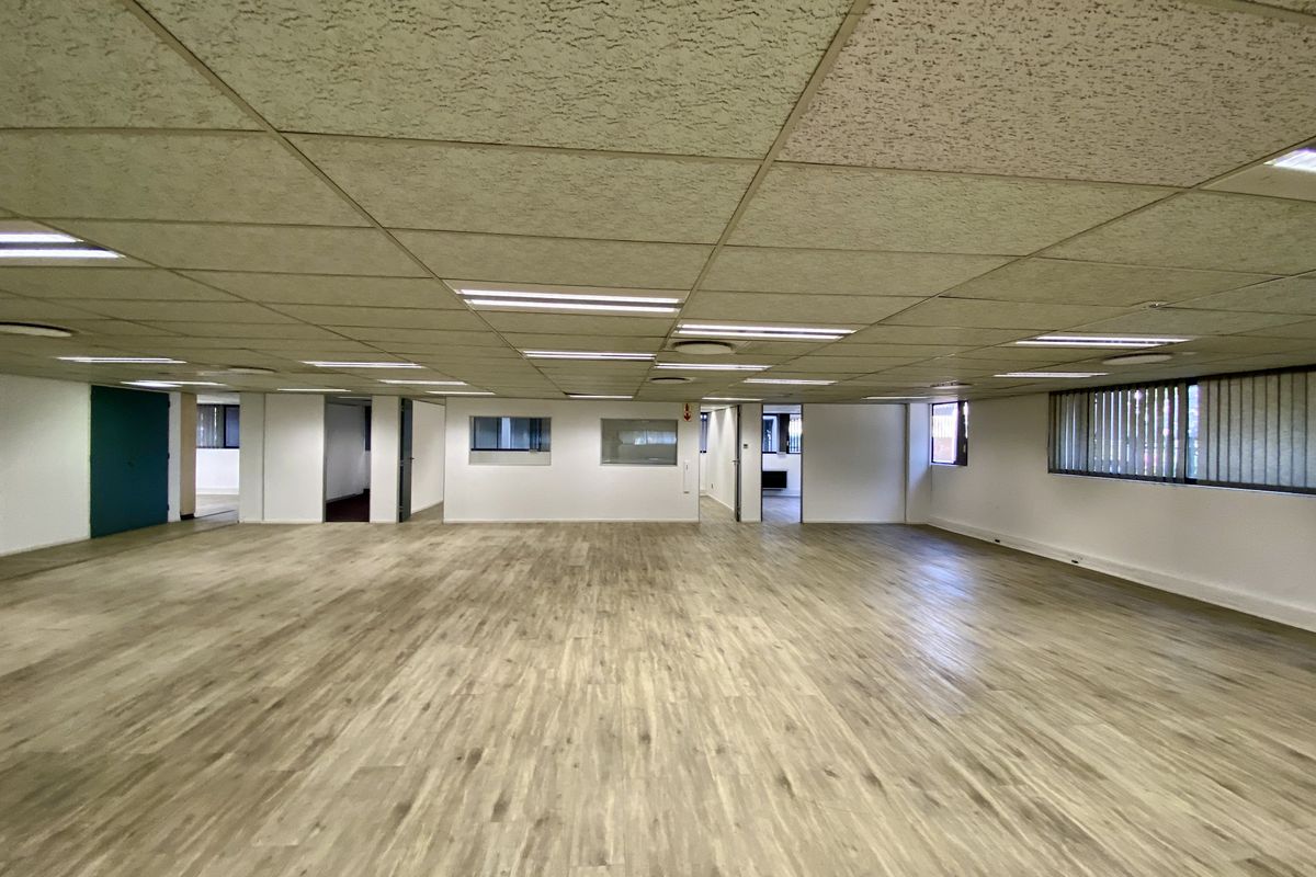 Fully fitted offices to let in Halfway House - Photo 5