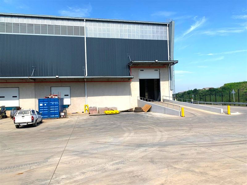 Industrial warehouse to let in The Brickworks - 3,495m2 - Photo 8
