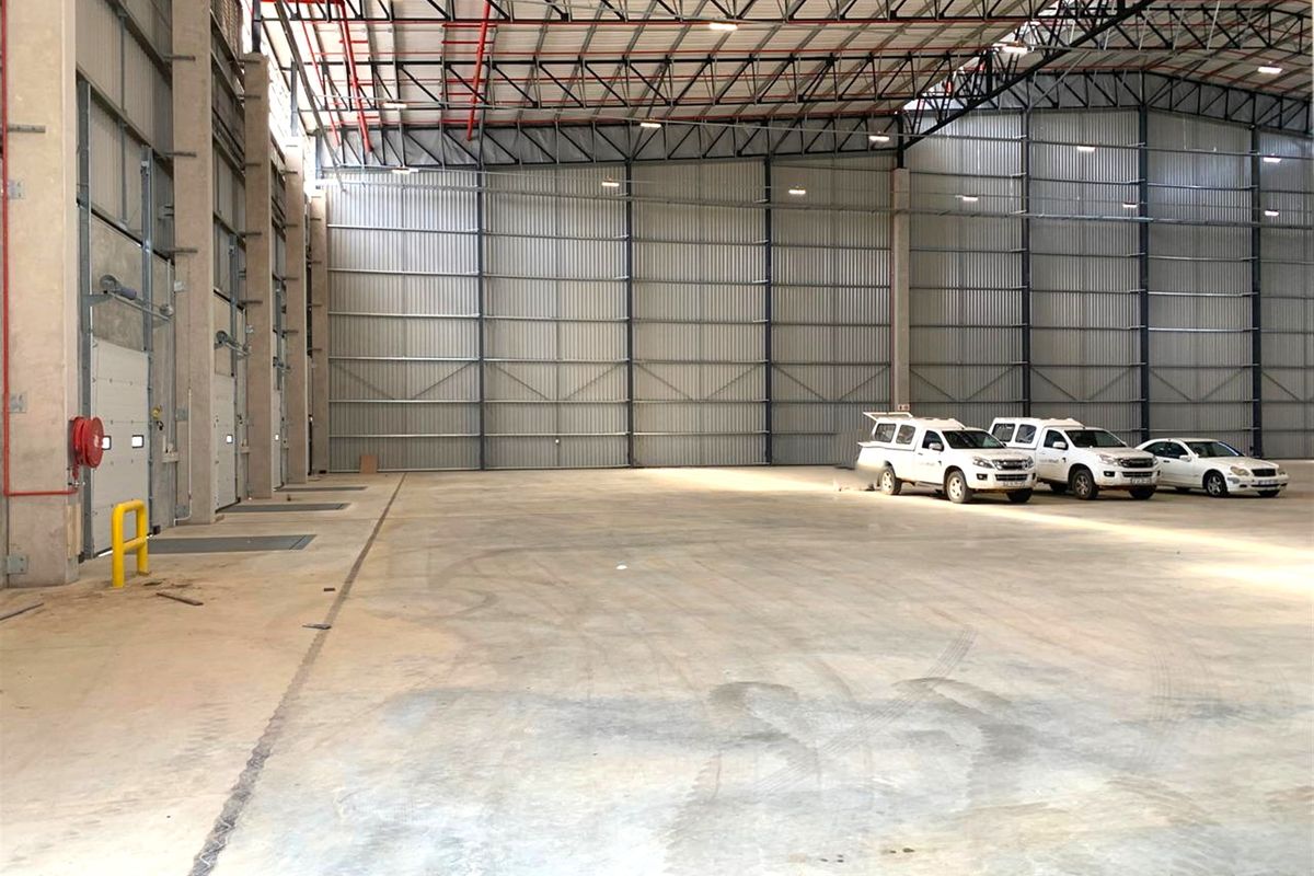 Industrial warehouse to let in The Brickworks - 3,495m2 - Photo 5