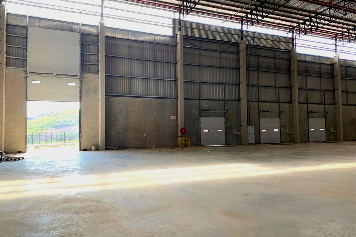 Industrial warehouse to let in The Brickworks - 3,495m2 - Photo 3