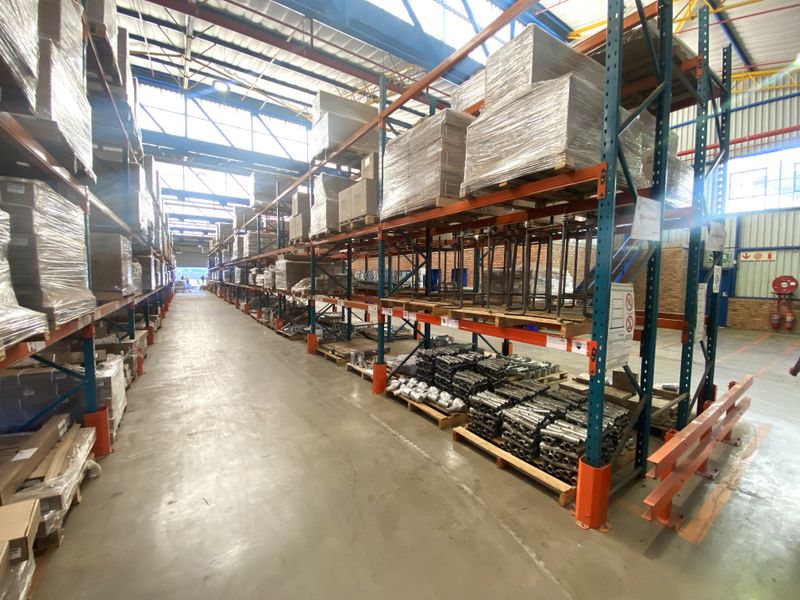 Spacious no loadshedding Warehouse for Lease in Clayville - Photo 9