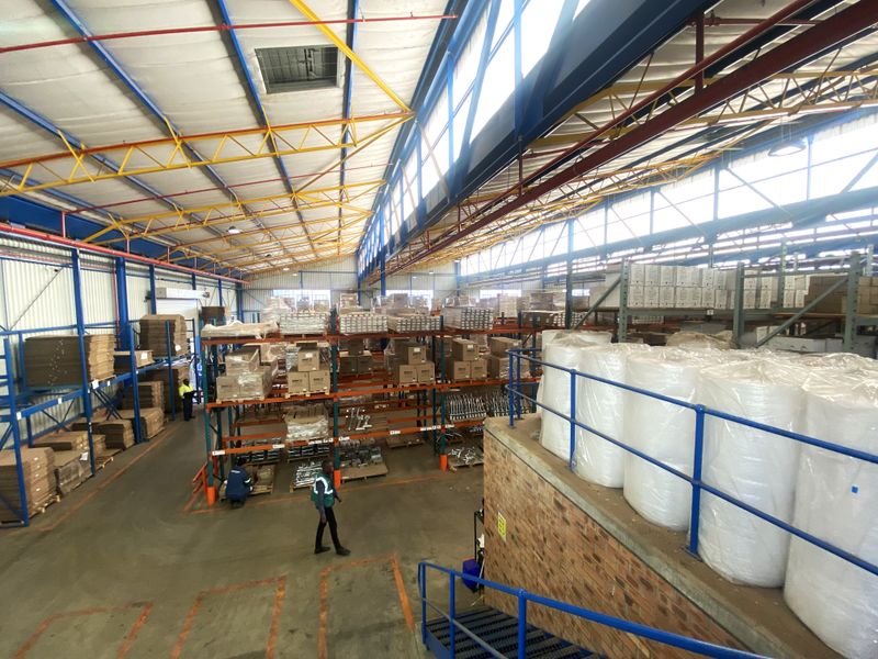 Spacious no loadshedding Warehouse for Lease in Clayville - Photo 6