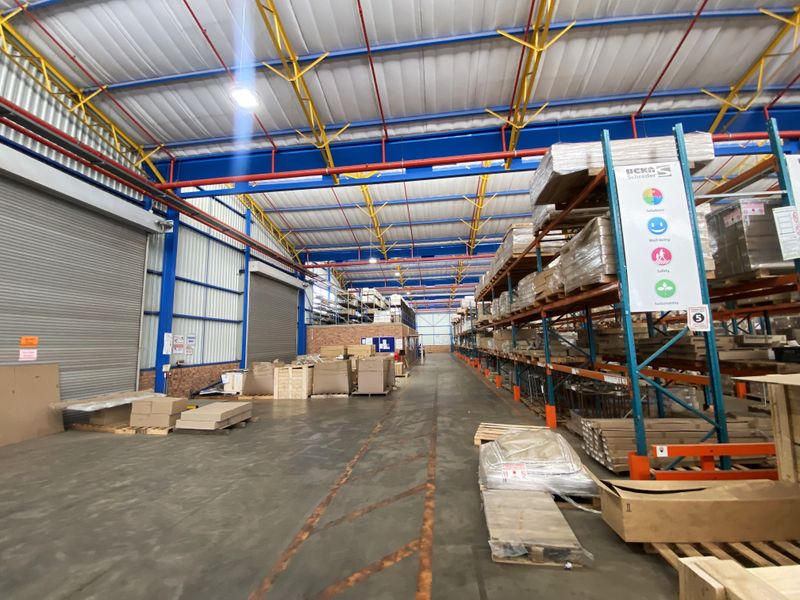 Spacious no loadshedding Warehouse for Lease in Clayville - Photo 7